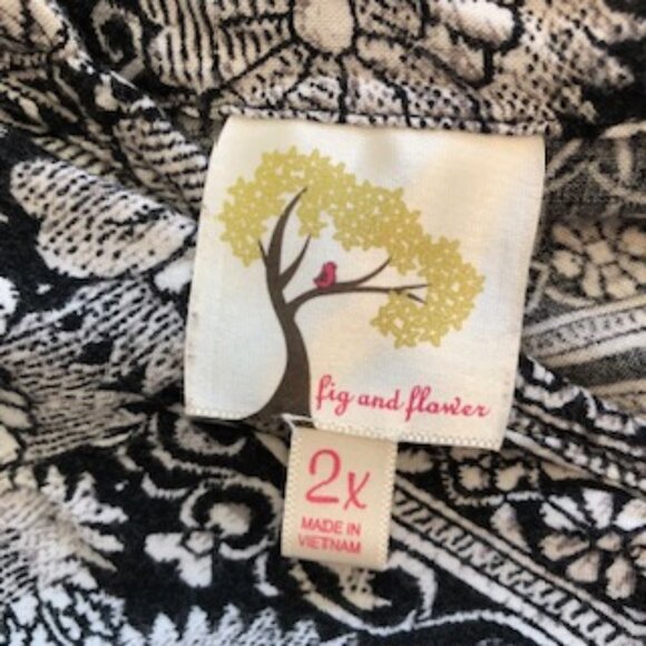 Fig and Flower Anthropologie Black White High Low Flowy Tunic Crochet Cuffs 2X - Picture 9 of 9